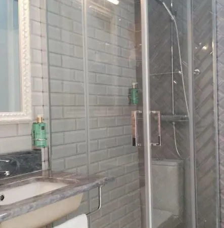 게스트하우스 그레이트 판퀘이로스 1 4*